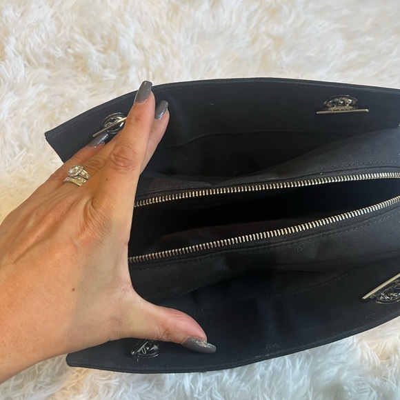 CHANEL striped canvas tote - Picture 6 of 16